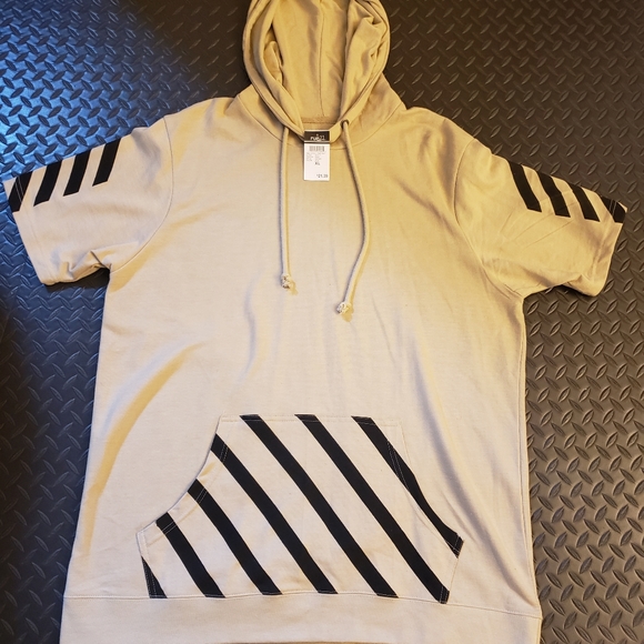 Men's Shirts 👕 - Picture 3 of 5